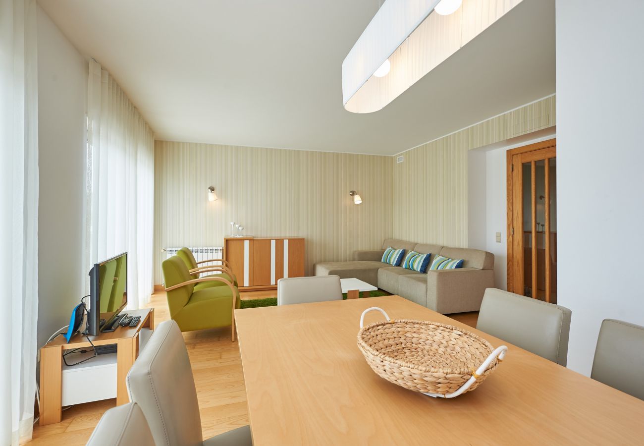 Apartment in Lisbon - BeGuest T4 Lisbon Premium Suites 8pax