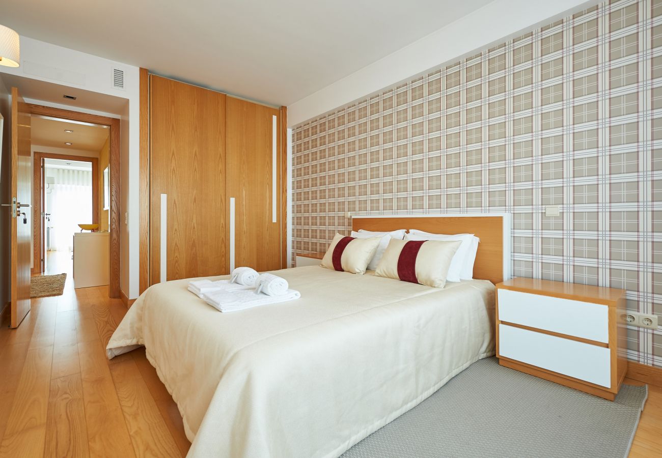 Apartment in Lisbon - BeGuest T4 Lisbon Premium Suites 8pax