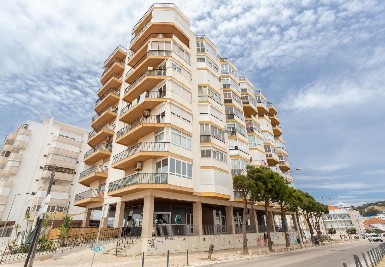 Apartment in Costa de Caparica - BeGuest Beachfront Apartment Caparica Lisbon