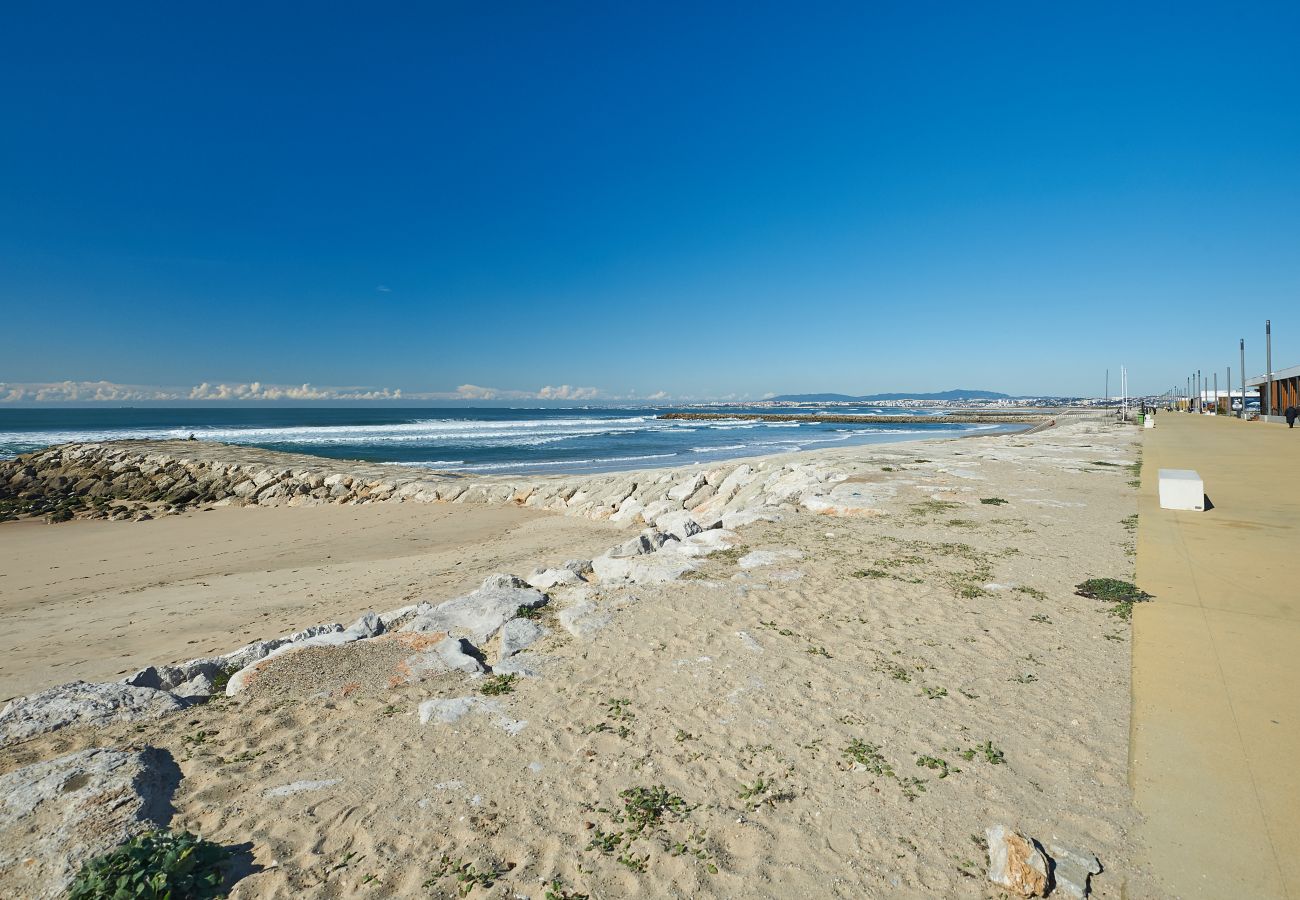 Apartment in Costa de Caparica - BeGuest Beachfront Apartment Caparica Lisbon